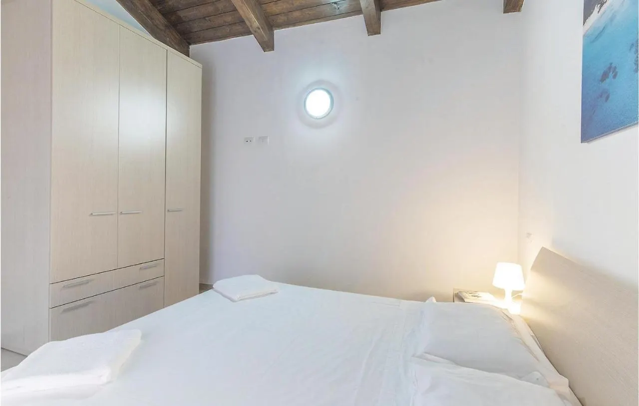3 Bedroom Cozy Home In Trinita Dagultu Ot Li Valcaggi Italia
